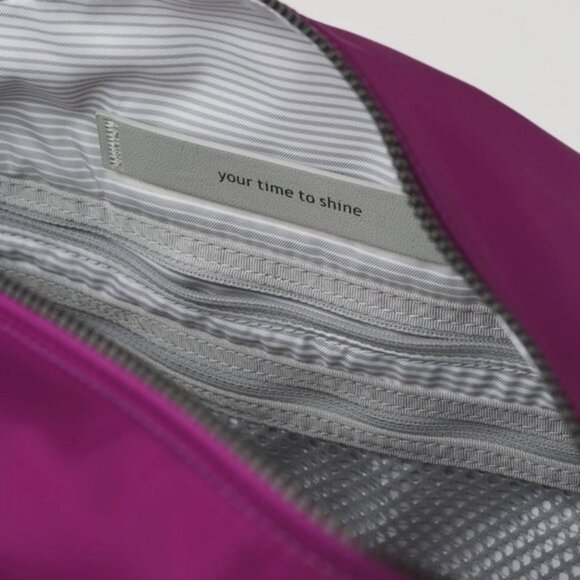 Lululemon Run Ways Duffel - Picture 10 of 13